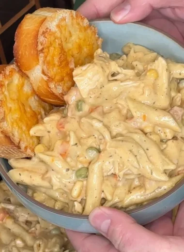 Crock Pot Chicken Pot Pie Pasta with vegetables and creamy sauce
