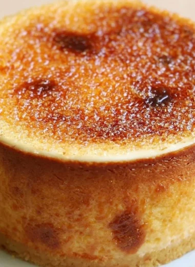 Deliciously rich burnt cream cheesecake slice on a plate