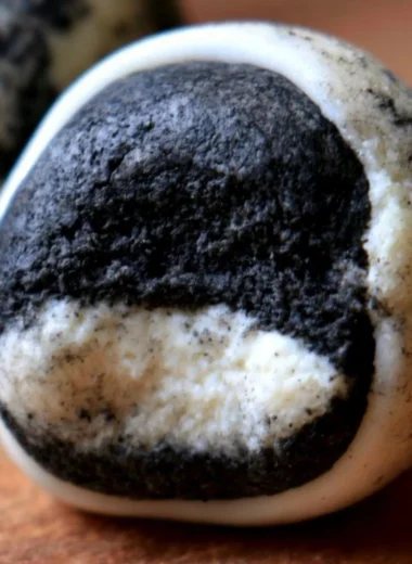 Delicious Keto Oreo Balls recipe for a guilt-free dessert