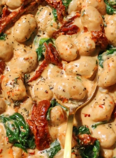 Creamy one pot sundried tomato white beans dish, also known as 'Marry Me' white beans